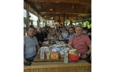 Tayini çıkan öğretmenlere duygusal veda
