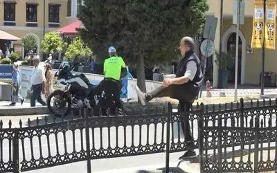 Bariyerleri aşıp trafiğe atlayan yayalara ceza yağdı
