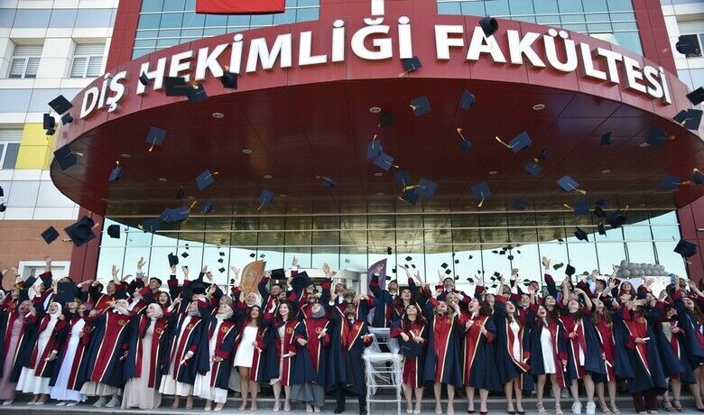 OMÜ Diş Hekimliği Fakültesi’nde mezuniyet sevinci
