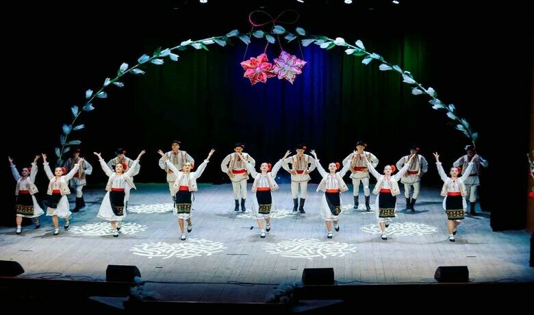 "Uluslararası Halk Oyunları Festivali"için geri sayım başladı - Samsun’da, "35. Uluslararası Halk Oyunları Festivali" 13 ülkenin katılımı ile 17 Temmuz’da başlayacak. Büyükşehir Belediye Başkanı Halit Doğan, "Festival coşkusunu hep beraber yaşamak için tüm hemşehrilerimizi bu coşkuya ortak olmaya davet ediyorum" dedi.