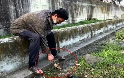 Farelerle dostluğu ile bilinen adam, otobüs durağında ölü bulundu