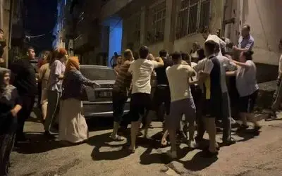 Samsun’da sokak ortasında park yeri kavgası: Tekme ve yumruklarla birbirlerine girdiler
