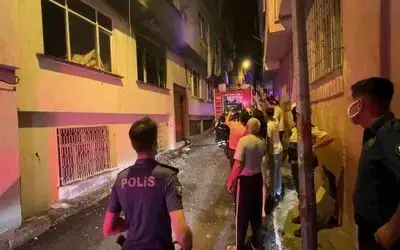 Samsun’da 3 katlı binada yangın: 3 kişi dumandan etkilendi
