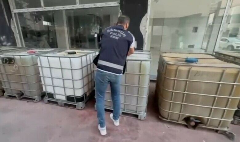 Bafra’da 11 bin litre kaçak motorin ele geçirildi - Samsun’da polis ekiplerince düzenlenen operasyonda 11 bin litre kaçak motorin ele geçirildi.
