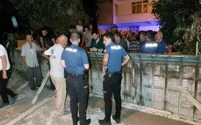 "Tapulu arsam" diye yolu beton duvar ile kapatınca mahalleli isyan etti
