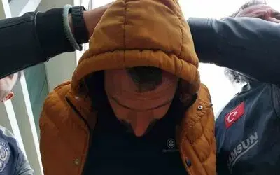 Kardeşini öldürüp cezaevinden çıktıktan sonra karısını da öldüren kocanın yargılanmasına başlandı
