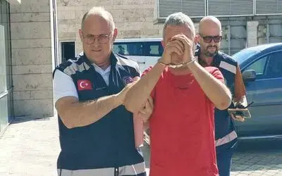 Eşini ve kızını hastanelik edip polise bıçak çekip direnen şahıs tutuklandı
