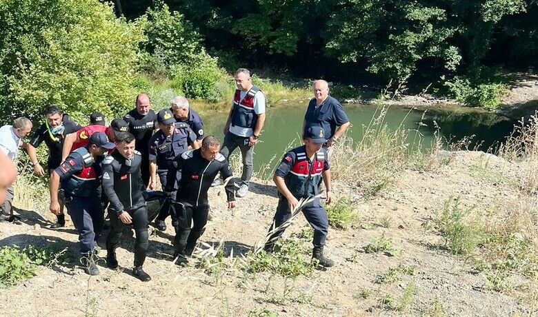 19 Mayıs'ta 2 kişi gölette boğuldu - SAMSUN (İHA) – Samsun’un 19 Mayıs ilçesinde serinlemek için dere yatağındaki gölete giren 2 kişi boğuldu.