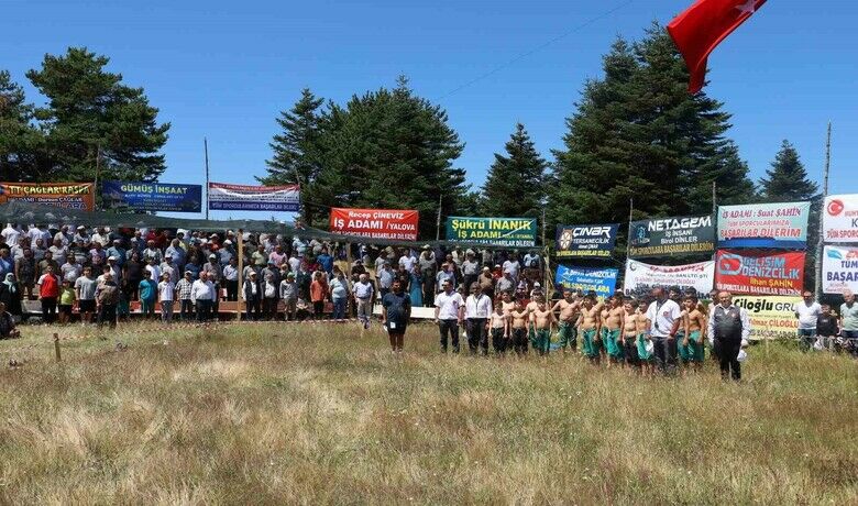 Alaçam’daki şenlikte Başpehlivan ResulGüne orman şehitleri adına güreşti - Samsun’un Alaçam ilçesinde bu yıl 12’ncisi düzenlenen Dürtmen Yayla Şenlikleri’nde başpehlivanlık unvanını 2024 U23 Serbest Stil Güreş Avrupa üçüncüsü Resul Güne kazandı. Güne’nin orman şehitleri adına güreştiğini belirtmesi üzerine alanda duygusal anlar yaşandı.