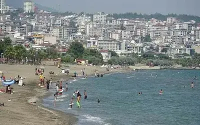 Samsun’da dalga yüksekliği 1 metreye yaklaşınca ‘denize girmeyin’ uyarısı geldi
