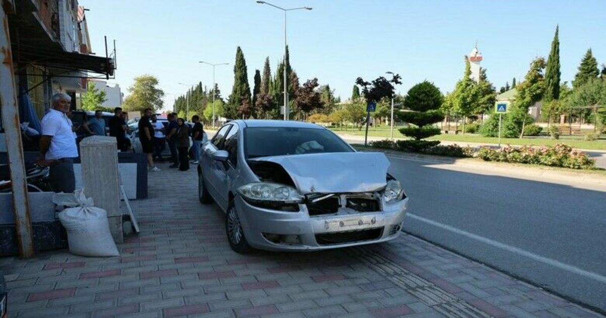 Bafra’da zincirleme trafik kazası: 4 araç birbirine girdi