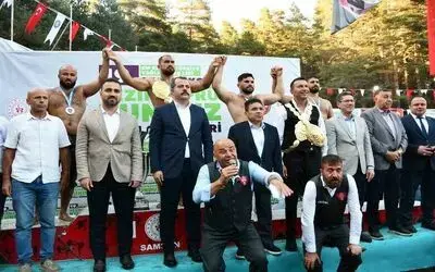 Kunduz’da Başpehlivan Feyzullah Aktürk
