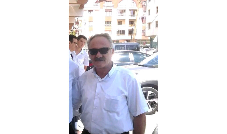 Avni Dere Vefat Etti - Bafra’nın Balıklar köyünden, Salih Dere’nin oğlu; Anıl Dere’nin babası; Cem Dere’nin amcasının oğlu; Bahri Sel’in halasının oğlu Avni Dere vefat etti.