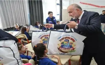 Bu ilçede öğrencilerin çanta ve kırtasiye setinin hepsi belediyeden

