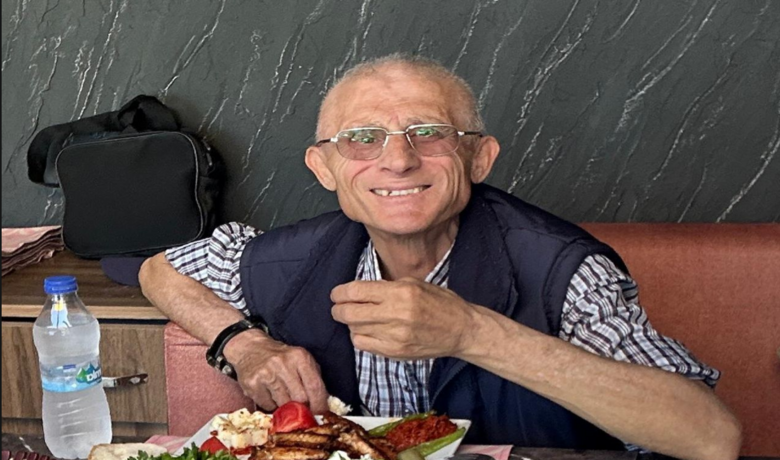 Levent Apaydın Vefat Etti - Bafra’nın Çetinkaya köyünden; merhum Yılmaz Apaydın’ın oğlu; Sevgi Apaydın, Sinem Bilkay ve Gizem Kandıra’nın babaları; Musa Kandıra ve Emre Bilkay’ın kayınpederi Levent Apaydın vefat etti.