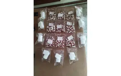 Cips paketinden uyuşturucu çıktı, silahlar ele geçirildi
