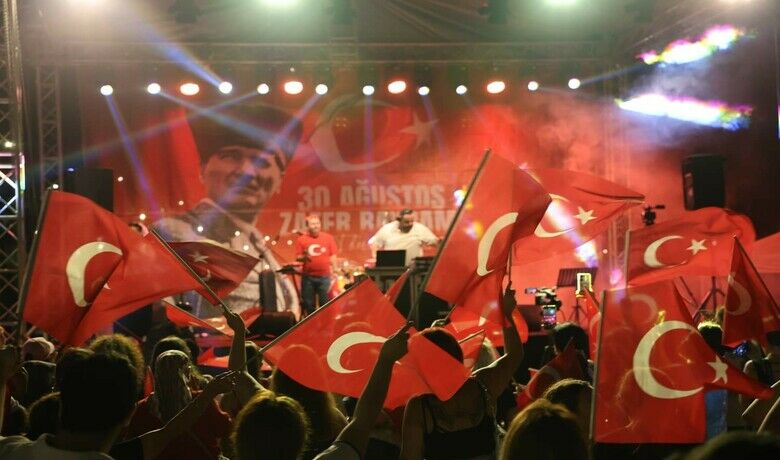 Atakum’da Zafer Bayramı coşkusu
