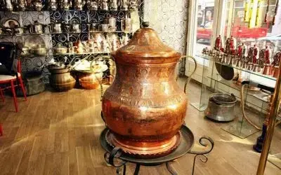Dev bakraca evladı gibi bakıyor
