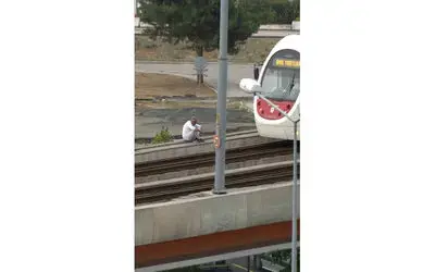 Samsun’da tramvay üst geçidinde şaşkına çeviren anlar
