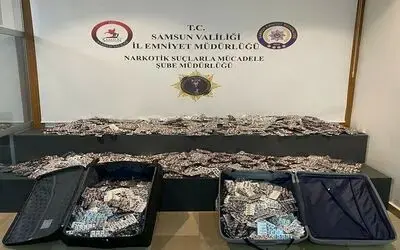 Samsun polisi otogardaki valizlerden 55 bin 860 uyuşturucu hap ele geçirdi
