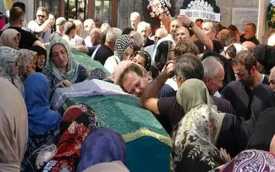 Otomobilin Kızılırmak’a uçtuğu kazada ölen anne ile çocuğuna gözyaşı
