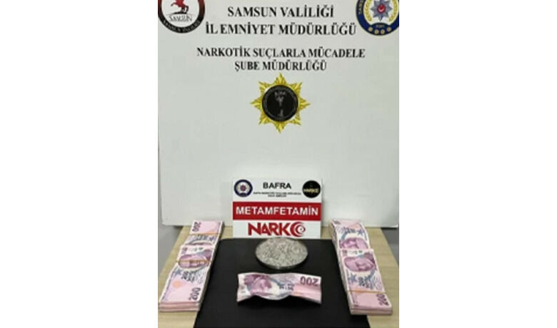 Bafra’da uyuşturucu operasyonu: 2 tutuklama - Samsun’un Bafra ilçesinde Narkotik Suçlarla Mücadele Büro Amirliği ekipleri tarafından düzenlenen operasyonda 65 gram metamfetamin ele geçirildi, 2 kişi tutuklandı.