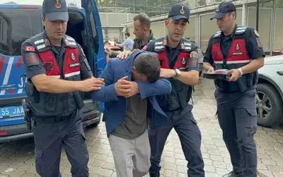 Eşini bardak ve yumruk darbesi ile öldüren koca adliyeye sevk edildi

