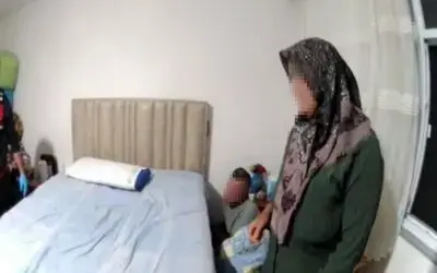 3 yıldır aranan şahıs evinde saklandığı bazanın yanında yakalandı: O anlar kamerada
