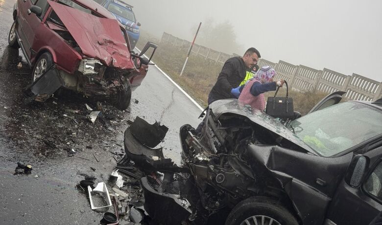 Alaçam’da Feci Kaza: 1 Ölü, 6 Yaralı! - Samsun’un Alaçam ilçesi, akşam saatlerinde yürekleri dağlayan bir trafik kazasına sahne oldu.