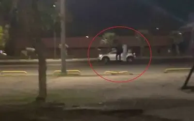 Samsun’da kazaya davetiye: Hareket halindeki aracın üzerine çıktılar
