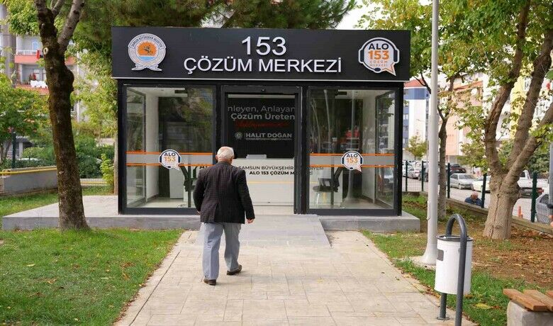 Bafra’da 153 Çözüm Merkezi açıldı
 - Samsun Büyükşehir Belediyesi 153 Çözüm Merkezi ağını genişleterek Bafra ilçesinde "153 Çözüm Merkezi"ni hayata geçirdi. Samsun Büyükşehir Belediye Başkanı Halit Doğan, "153 Restoranımızın hemen yanında hizmete açtığımız Bafra 153 Çözüm Merkezimiz hemşehrilerimizle aramızdaki bağı daha da güçlendirecek, Bafra’mıza değer katacak. 153 Çözüm Merkezimiz Bafralı hemşehrilerimize ve şehrimize hayırlı uğurlu olsun" dedi.
