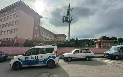 Özel eğitim öğrencisi okulda arkadaşını makasla yaraladı
