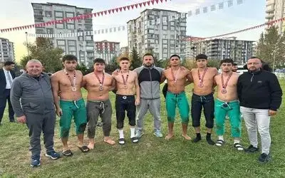 İlkadımlı güreşçilerin güreş başarısı
