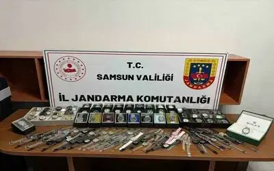Jandarma ekiplerinden kaçak saat operasyonu
