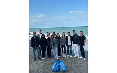 Üniversite öğrencilerinden çevre temizliği etkinliği
