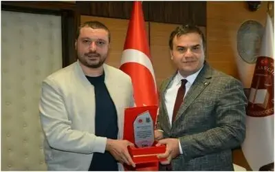 Denetimli serbestlik hizmetlerine destek veren muhtarlara plaket
