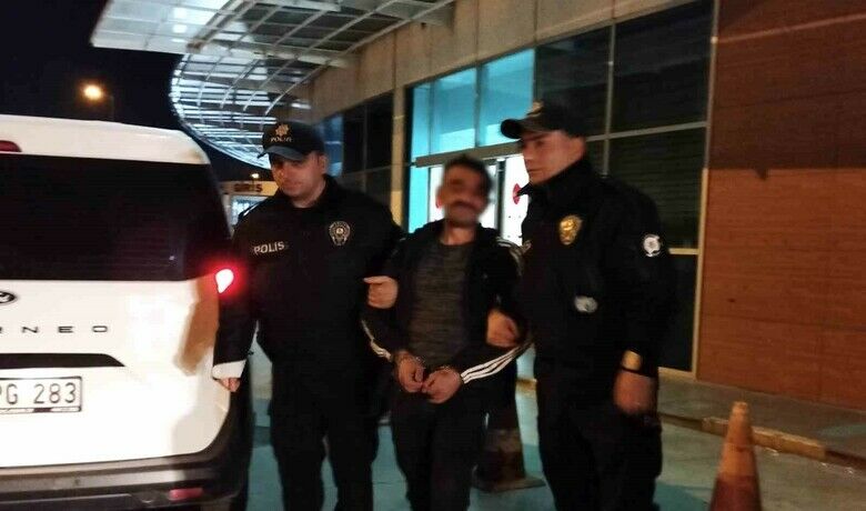 Bafra’da cezaevi firarisi yakalandı - Samsun’un Bafra ilçesinde 8 yıl 9 ay kesinleşmiş hapis cezası bulunan cezaevi firarisi yakalandı.