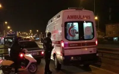 Motosiklet otomobile çarptı: 1 yaralı
