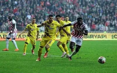 Trendyol Süper Lig: Samsunspor: 0 - Eyüpspor: 0 (İlk yarı)
