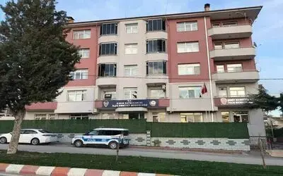 Kendini vuran polis memuru hayatını kaybetti
