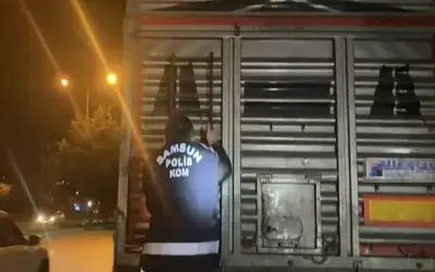 Tütün operasyonunda tırdan 215 kilo kaçak tütün çıktı

