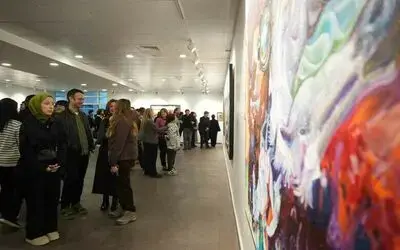 Akademisyenin 38 yıllık sanat yolculuğunu anlatan "38/50: Retro-Perspektif" sergisi
