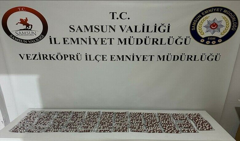 Vezirköprü’de araçta bin 308adet uyuşturucu hap ele geçirildi