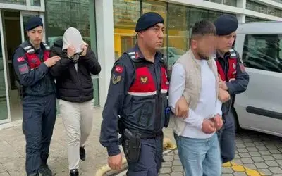 Uyuşturucu hapla yakalanan 2 kişi tutuklandı
