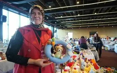 Yeğeninin alerjisi nedeniyle yaptığı küçük hediye, büyük bir emek hikayesine dönüştü
