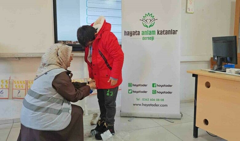 Kırsalda okuyan minik yüreklere kış desteği
