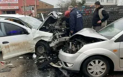 Samsun’da üç aracın karıştığı kaza: 6 yaralı
