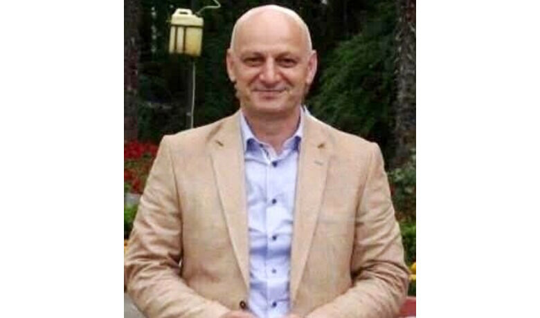 Tahsin Çakıroğlu Vefat Etti - Merhum Behram ve Melahat Çakıroğlu’nun oğlu, Sevgi, Nurgül, merhum Ayşegül, Namık ve Serdar Çakıroğlu’nun kardeşi, Bafra Meslek Yüksek Okulu’ndan emekli Tahsin Çakıroğlu vefat etti.
