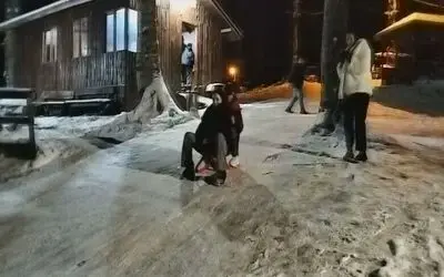 Nebiyan Dağı beyaza büründü, çocuklar gibi eğlendiler
