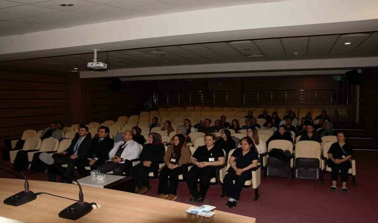 Bafra’da "Yoğun BakımHemşire Sertifikasyon Eğitimi" - Samsun Bafra Devlet Hastanesi’nde, sağlık hizmetlerinde kaliteyi artırmaya yönelik Sağlık Bakanlığı onaylı "Yoğun Bakım Hemşire Sertifikasyon Eğitimi" başlıyor.